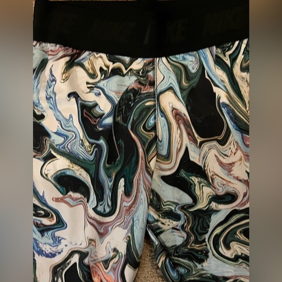 Nike Sportswear Leg-A-See Women's Leggings - Picture 6 of 9